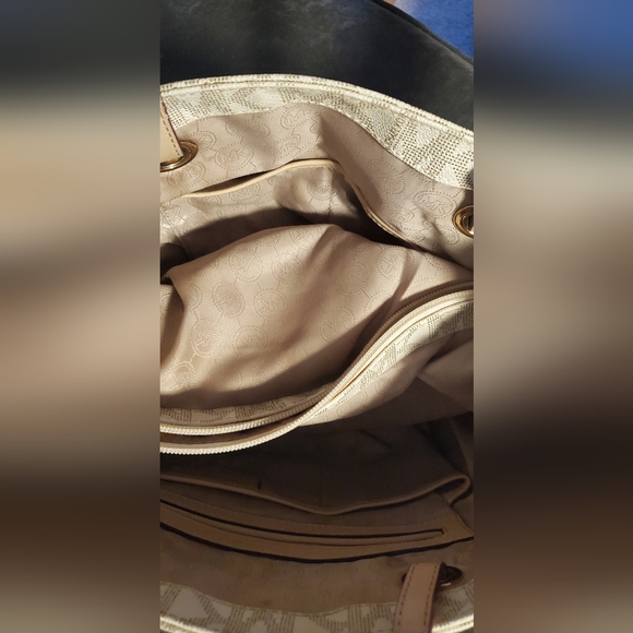 Michael Kors tote - Picture 7 of 8